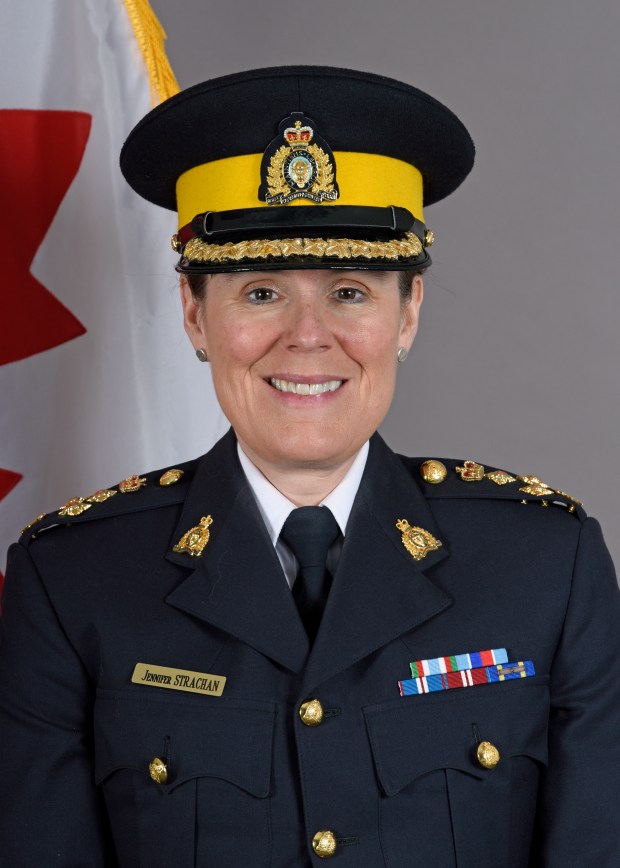 _JAG7240 X ADJ 2 5X7X500 LC CROP 1_1